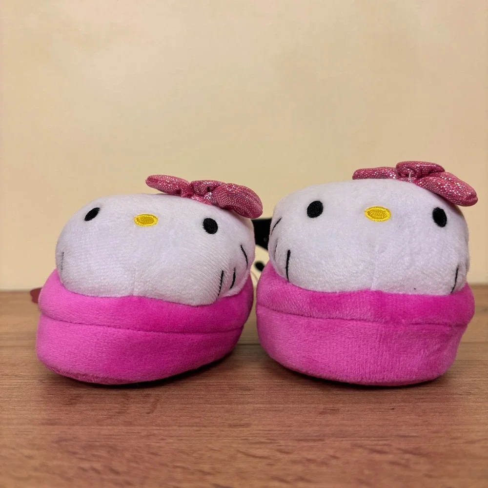 NEW SANRIO HELLO KITTY 3D Plush Slippers Pink Kids Size 5-6 Loungewear Comfort